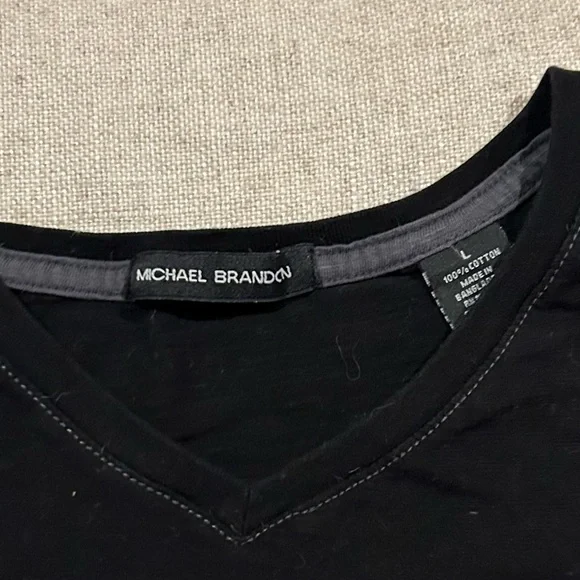 ‼️CLEARANCE‼️ Black long sleeve T-shirt - Picture 2 of 3